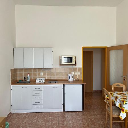 Apartmánový dům Obecná škola Svetlik Exterior foto