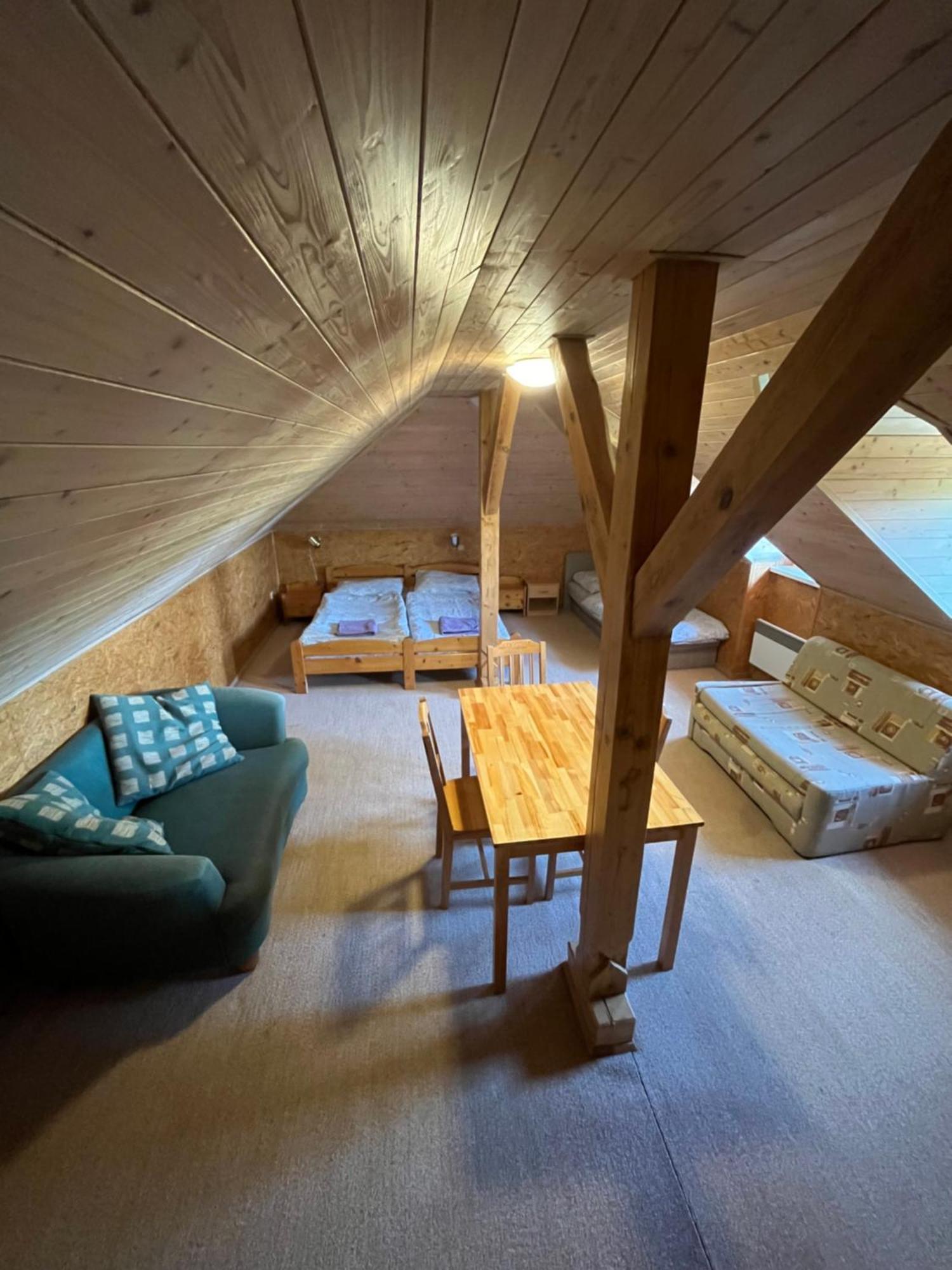 Apartmánový dům Obecná škola Svetlik Exterior foto